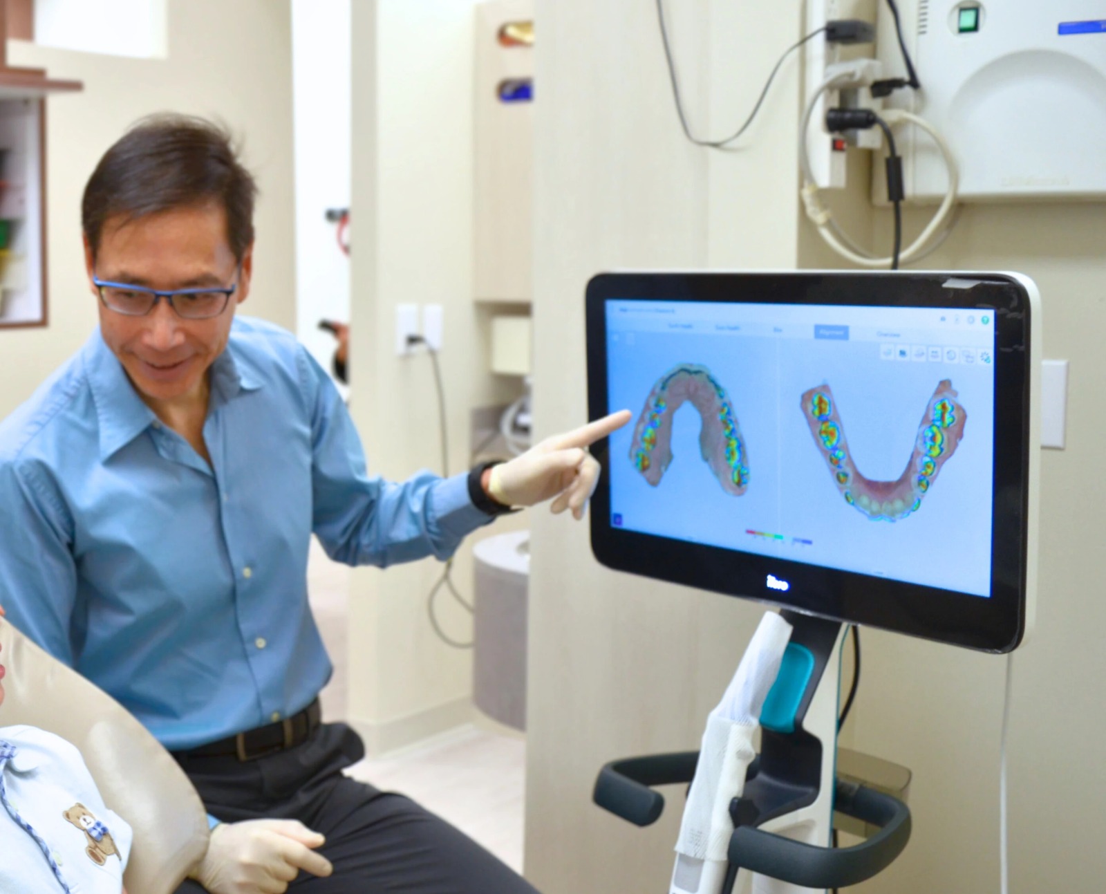 Smile designing cosmetic dentistry service at Whiteberry Dental Clinic